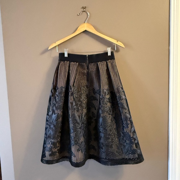 Chelsea28 Black Textured A-Line Skirt – Size XS - Picture 2 of 5